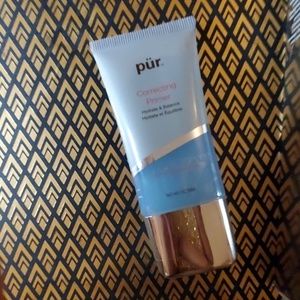 Pur Correcting primer hydrates and balance
